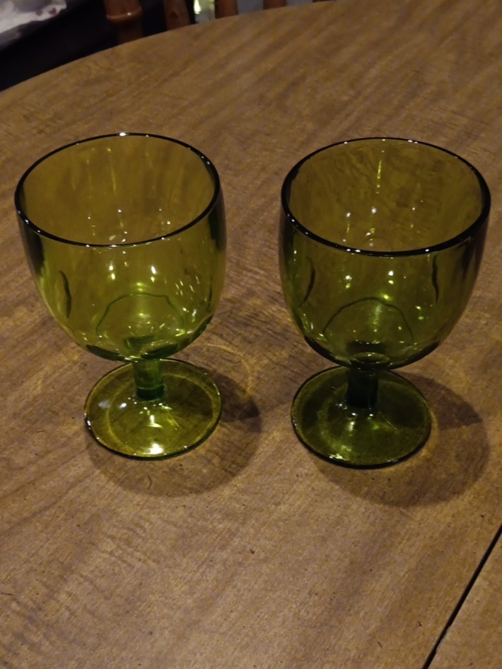Set of 2 Olive Green Goblet Glasses for Dining